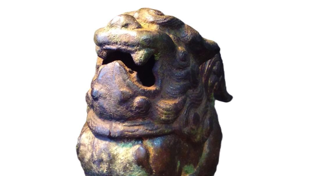 【 狛獅子香炉 】　鉄地真鍮鍍金　室町末～江戸初期