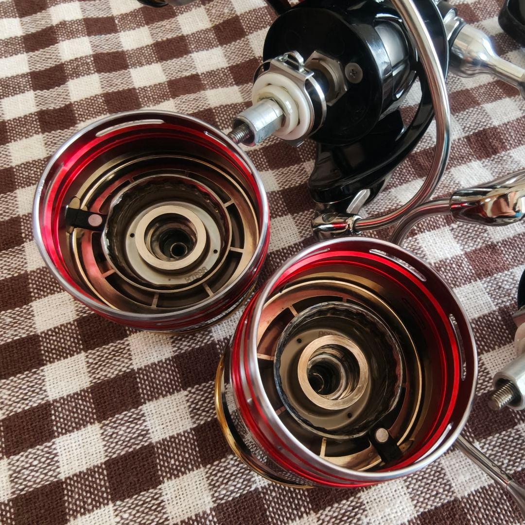 【2台セット】 ダイワ 13イージス2004【軽量リールスタンド付き】AEGIS