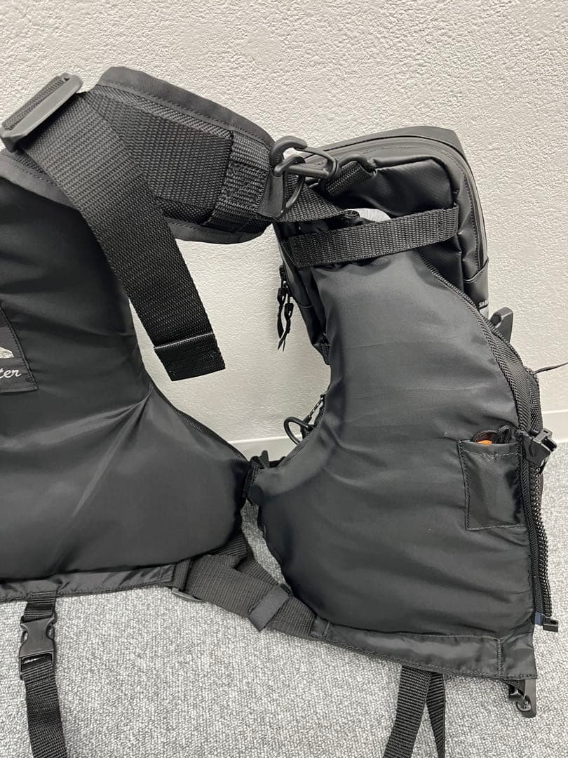 【美品】ブルーストーム Bluestorm レバンテ ゲームベスト ブラック