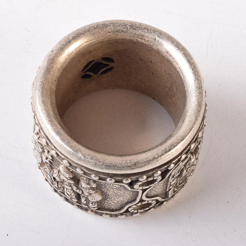 中国　光緒天宝足銀　山水人物彫　板指　重さ約40g　N　7602E