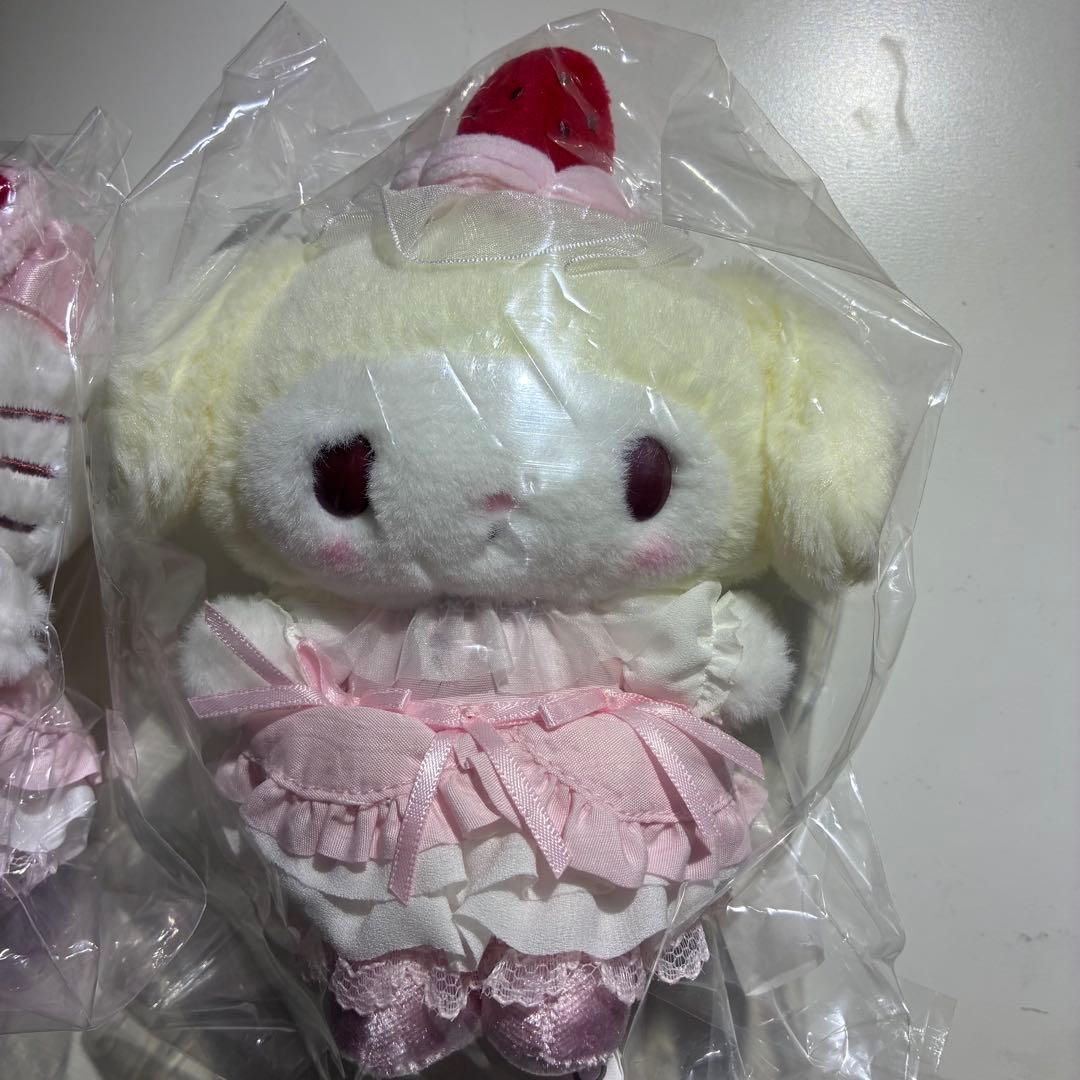 サンリオ　いちごホイップケーキマスコット　マイメロディ　ハローキティ