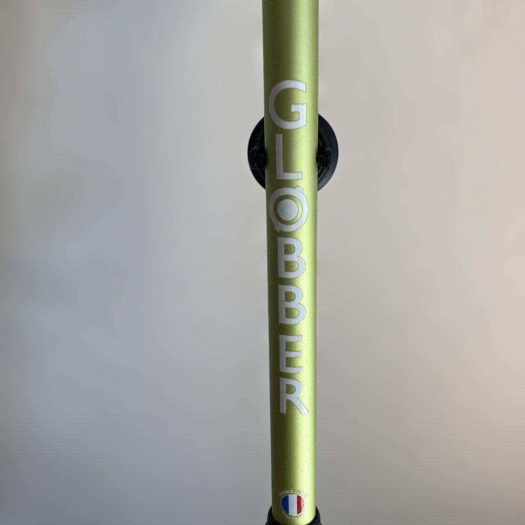 GLOBBER 調整可能な三輪車 イエローグリーン