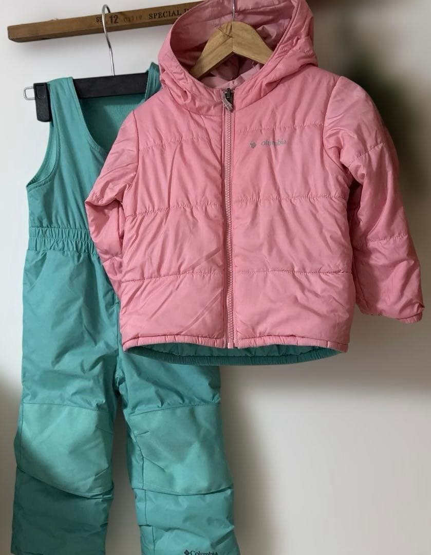 美品コロンビア　キッズ　リバーシブル　スキーウェア　スノーウェア　3T 100