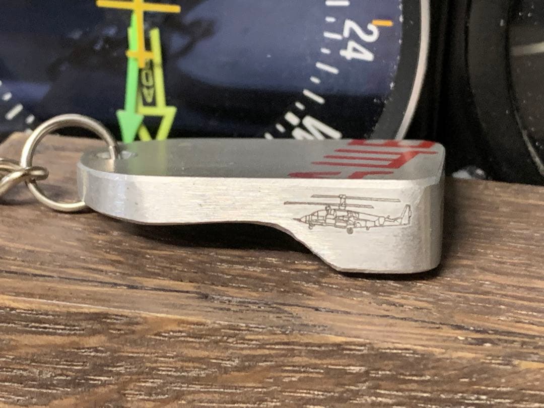 ロシア空軍 攻撃ヘリコプター Ka-52 タグ キーホルダー  厚め