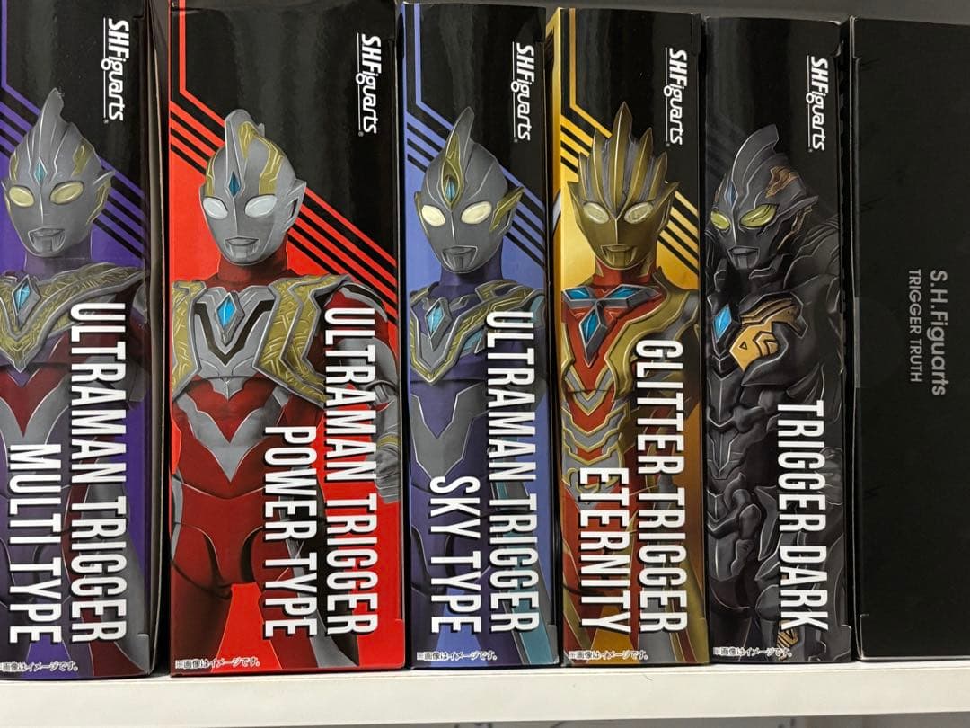 【ジャンク】S.H.Figuartsウルトラマントリガー 全タイプセット