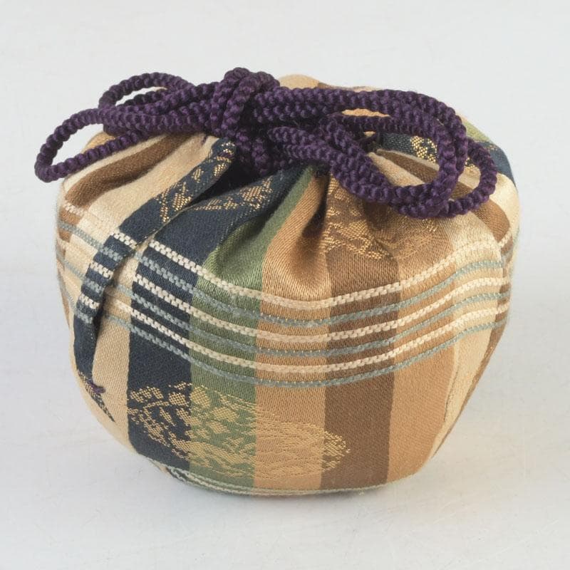 茶道具　塗師　安田春仁作　老松茶入　仕覆付　共箱　V　9691