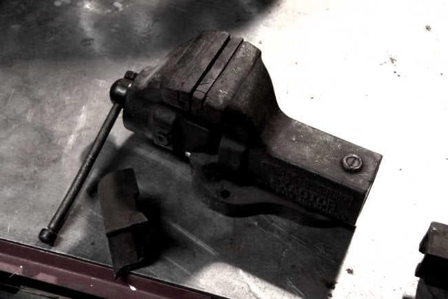 ビンテージ 大型　万力　バイス　　とってもジャンク　使えないことも