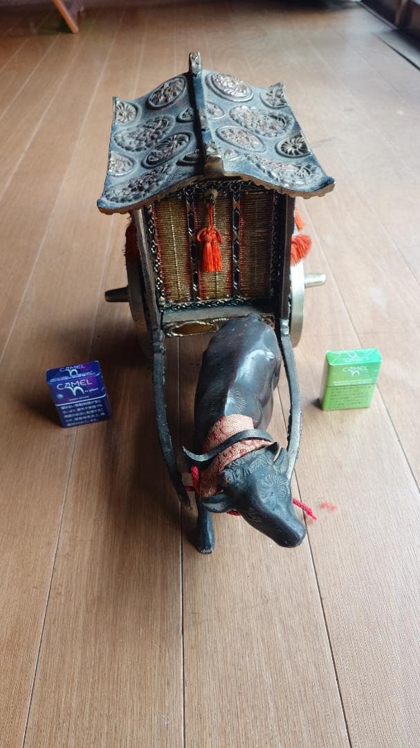 金属製 御所車 置物 昭和期