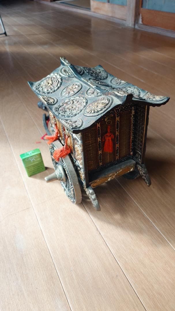 金属製 御所車 置物 昭和期