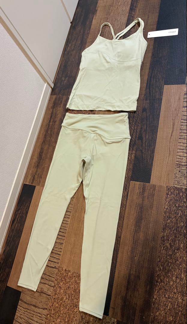 極美　emmi yoga エミヨガ　ヨガウェア　ミントグリーン　S