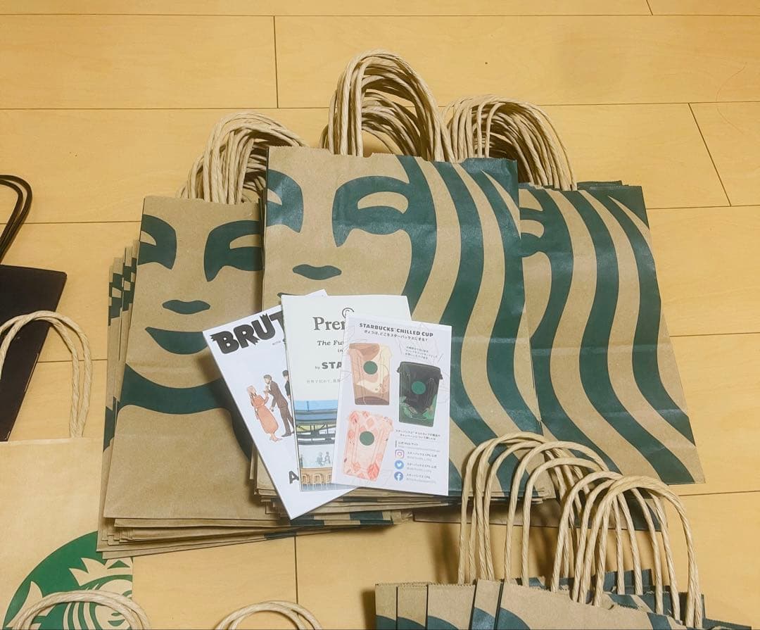 スターバックス　リワード限定オリジナルグッズ　ペーパーバッグなど　合計100点強