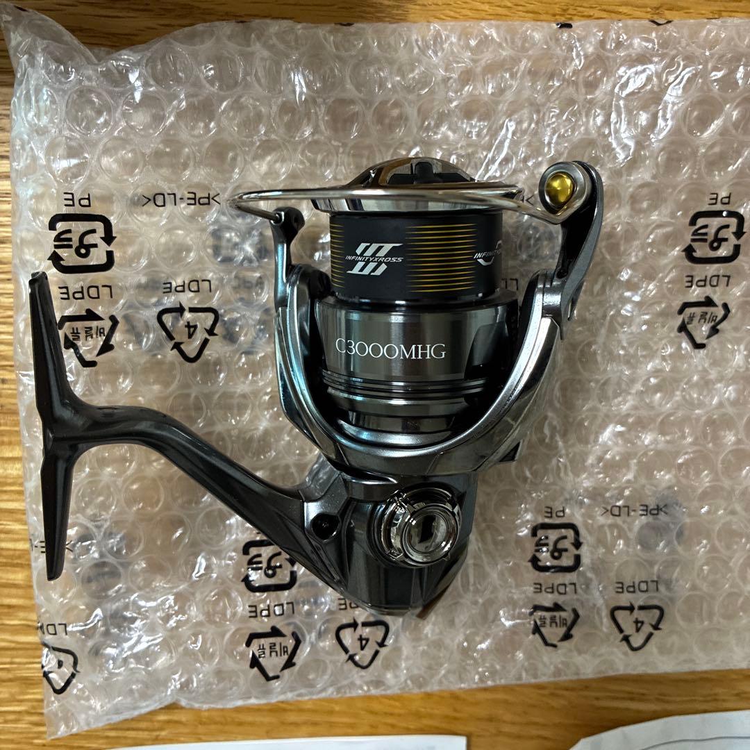 未使用　シマノ TWIN POWER C3000MHG リール