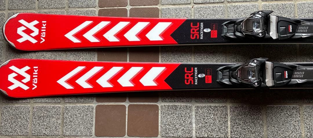 Völkl Racetiger srcスキー 赤/黒