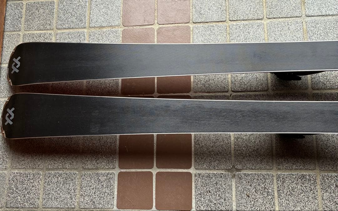 Völkl Racetiger srcスキー 赤/黒