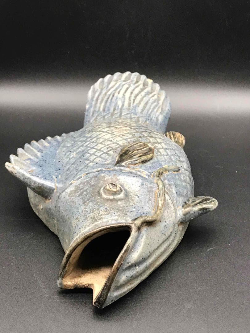 中国骨董　清時代　石湾窯藍釉　魚　置物　旧家蔵出し(C-11)
