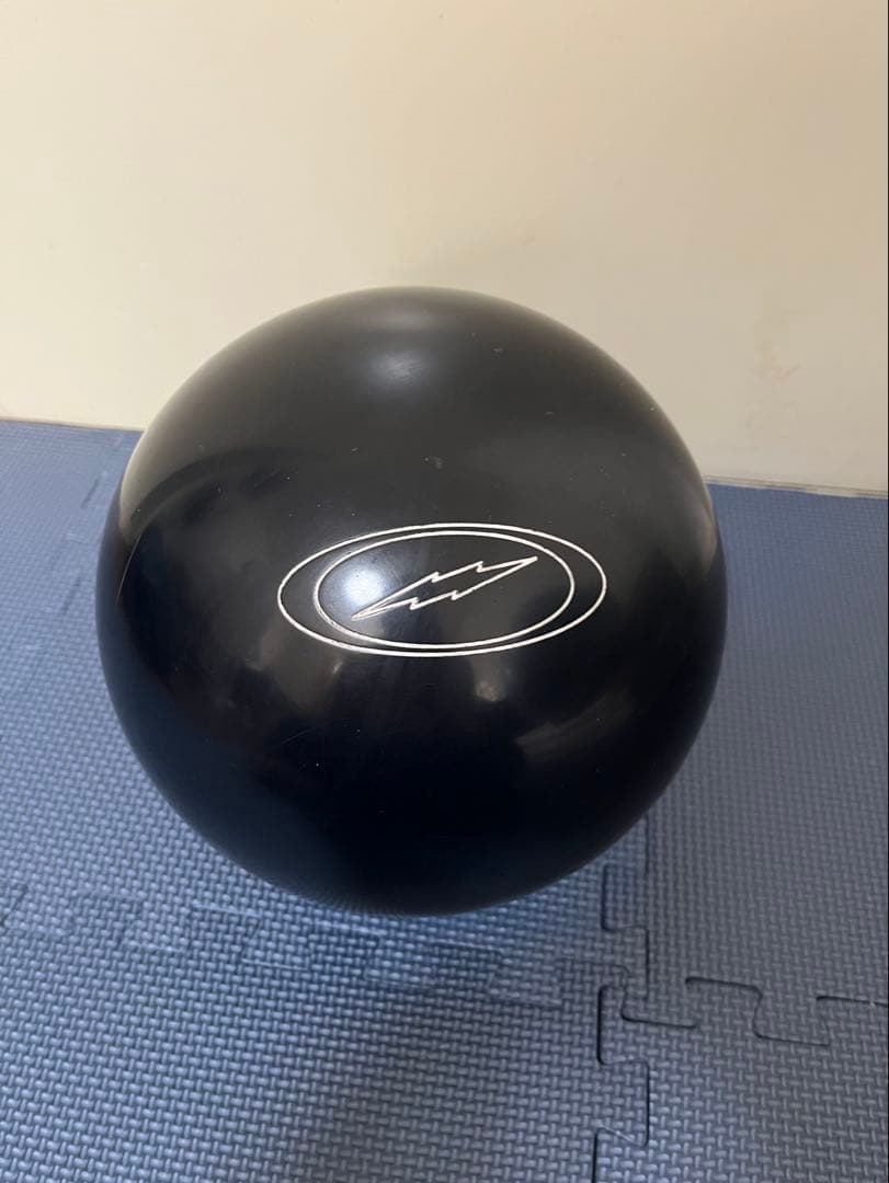 STORM ボウリングボール　レヴェル　15ポンド