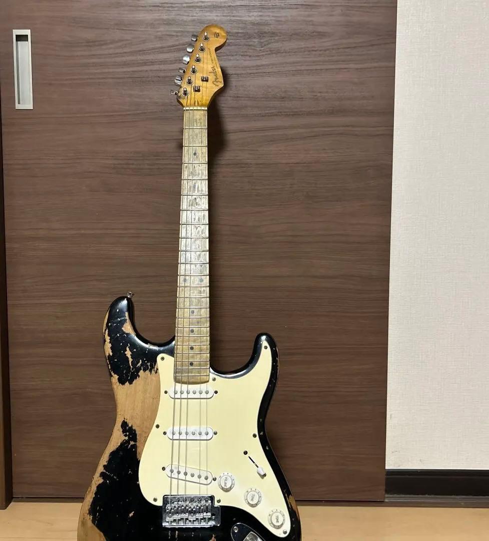 ストラトキャスター ブラック/ナチュラル