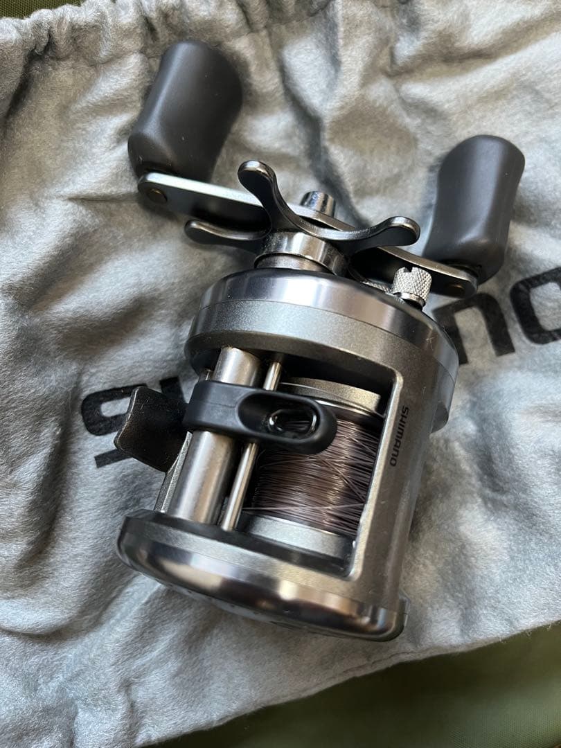 リール SHIMANO AXIS100 RH450