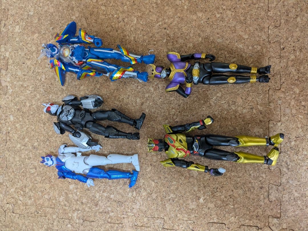 装動　仮面ライダー　ガヴ