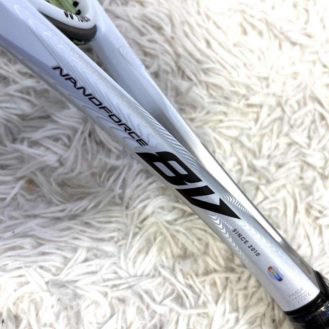【極美品】YONEX ナノフォース8V ホワイト 軟式 ラケット