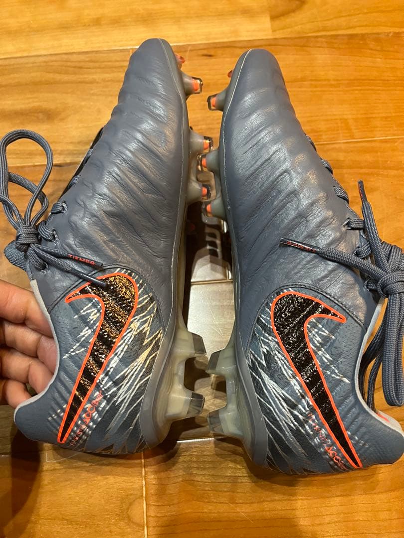 新品　ナイキ　Nike ティエンポレジェンド7エリートFG 23.5センチ