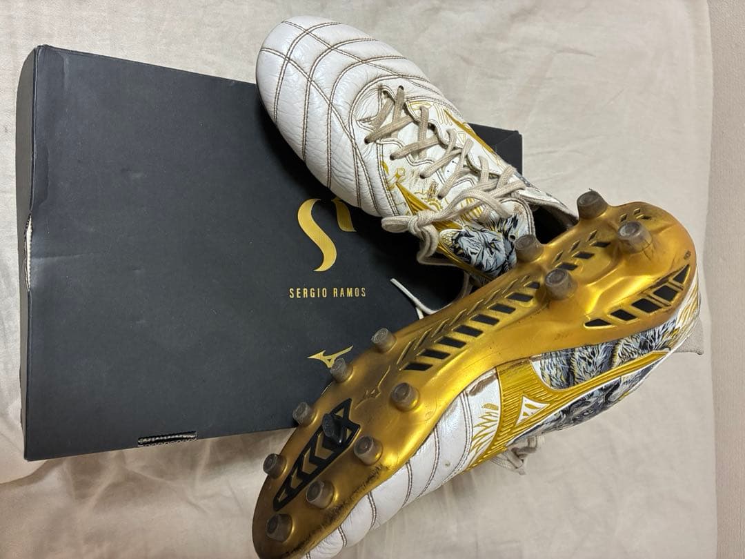 サッカースパイク モレリアネオ3 SR4