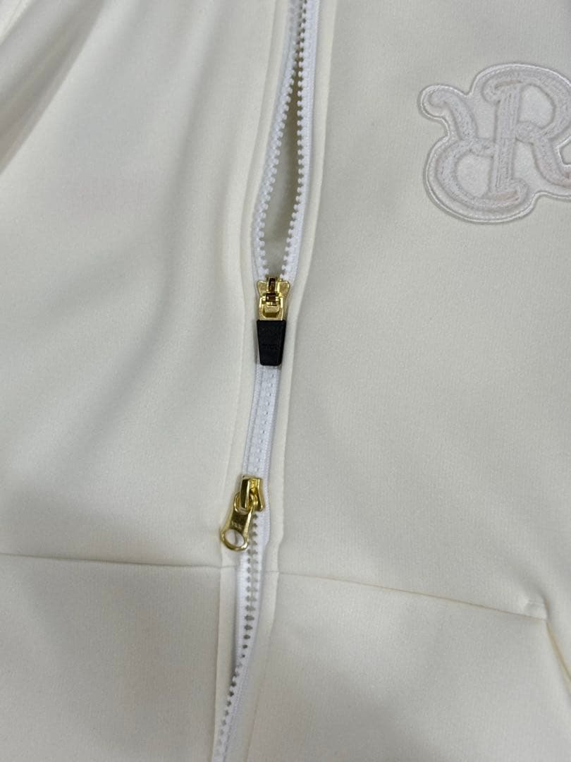 【新品】レザレクション　ジップアップパーカー　レディース　Mサイズ