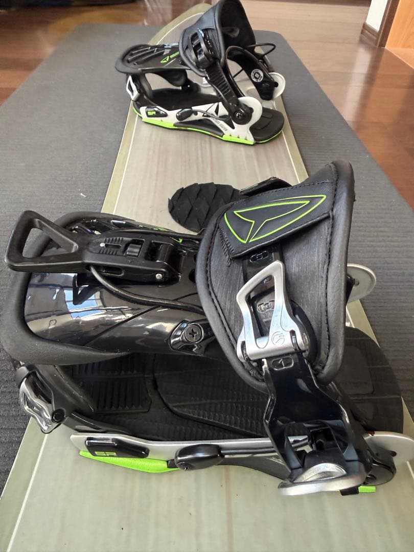 極上品モススノースティックU4& SPバインセット&ブーツ&ケース付き