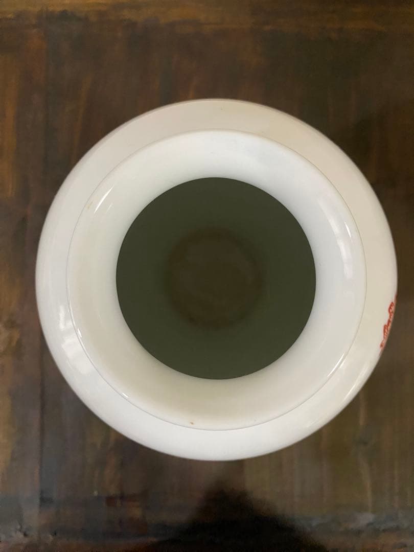 13代柿右衛門　錦　岩牡丹文　花瓶