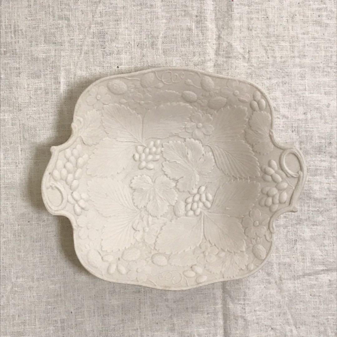 1851年 アンティーク クリームウエア エンボス レリーフ プレート 器