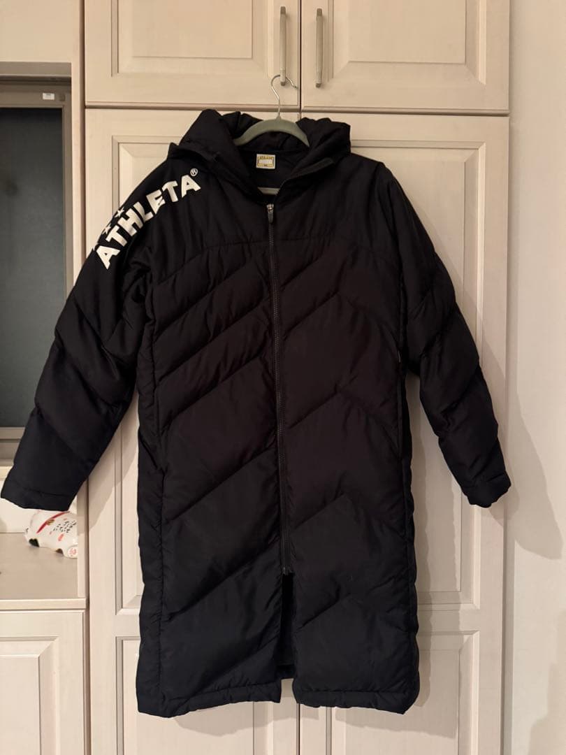 ATHLETA フード付き ブラック ベンチコート　160