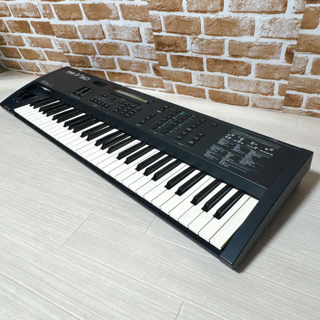 YAMAHA シンセサイザー　V50 ヤマハ　キーボード　音楽