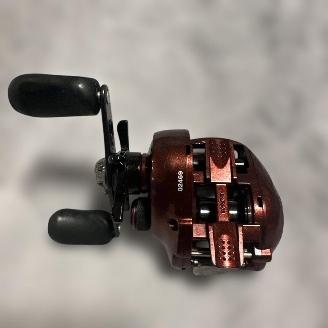 Scorpion XT ベイトリール 右ハンドル 6.4:1