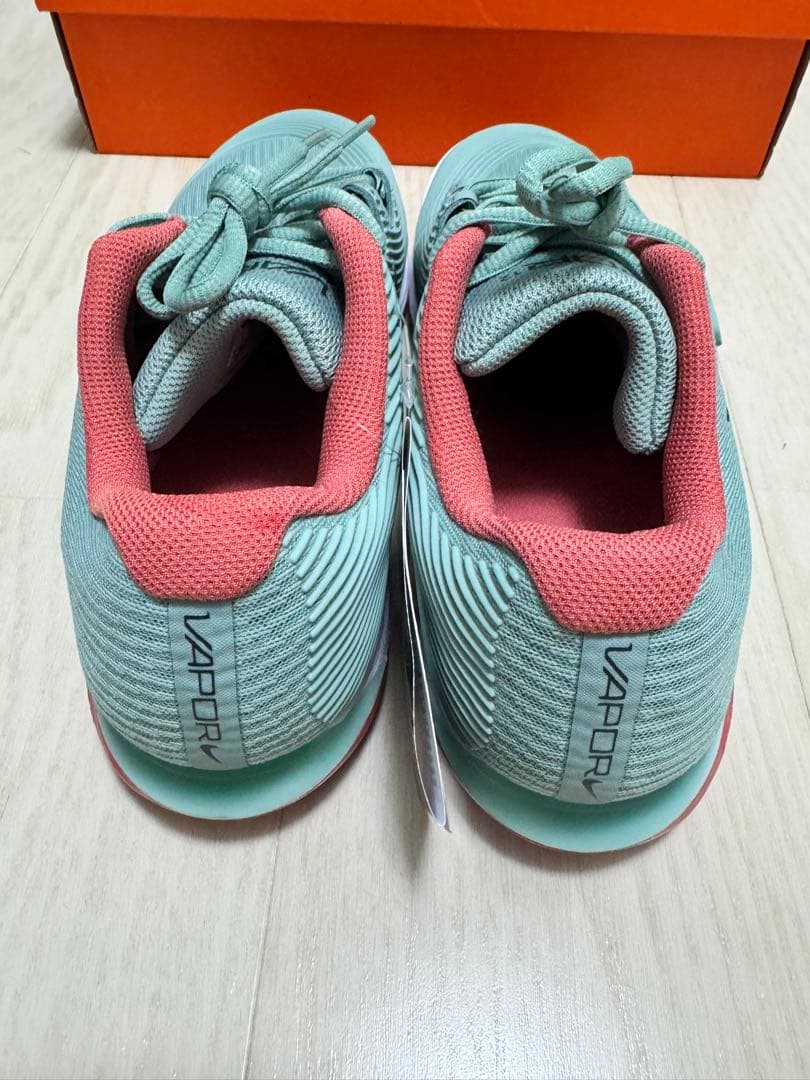 【新品未使用】ナイキコート ZOOM VAPOR 12 HC