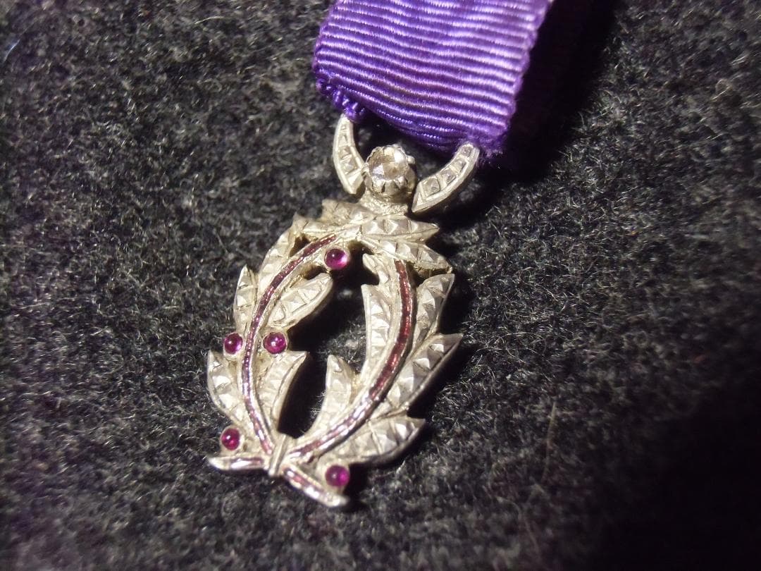 Ｆフランス＊学芸・芸術勲章＊騎士級＊オーダーメイド品＊ミニチュア章（実物）