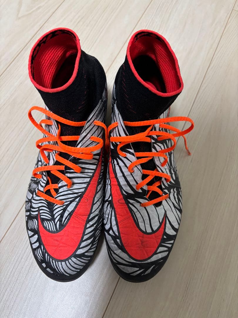 [超希少品]ナイキ ハイパーヴェノム AG