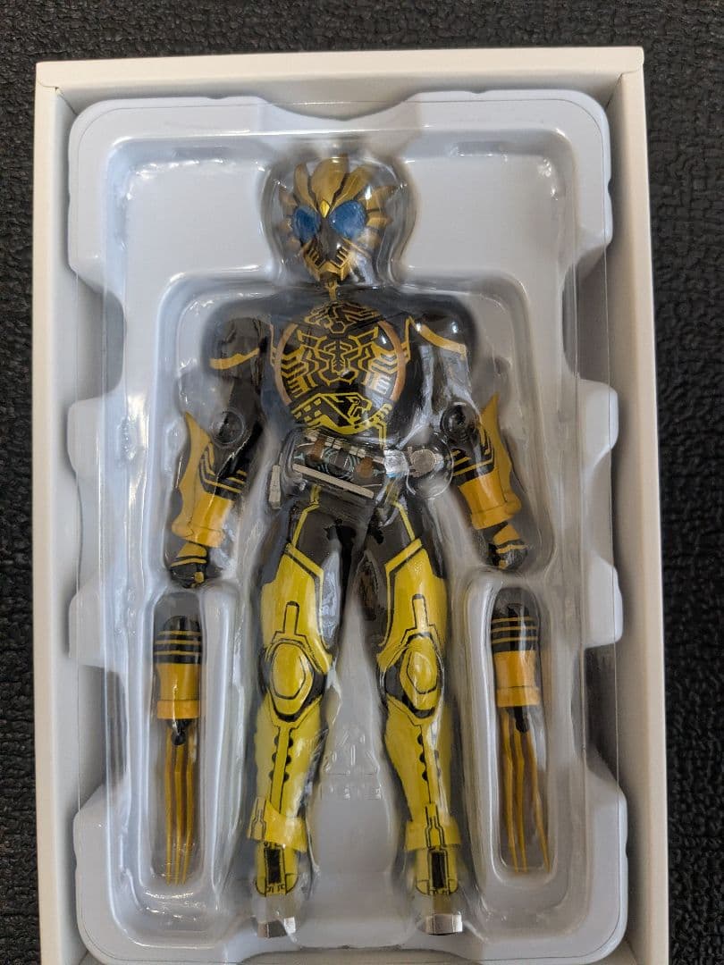 (※訳あり)SHFiguarts 仮面ライダーオーズ　ラトラーター