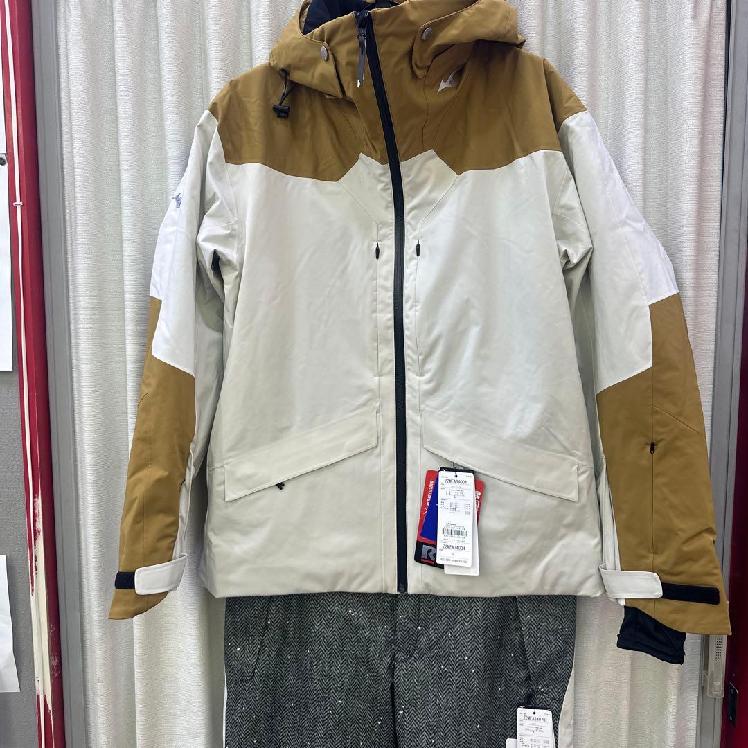 新品　スキーウェア　ミズノ　Lサイズ　上下セット