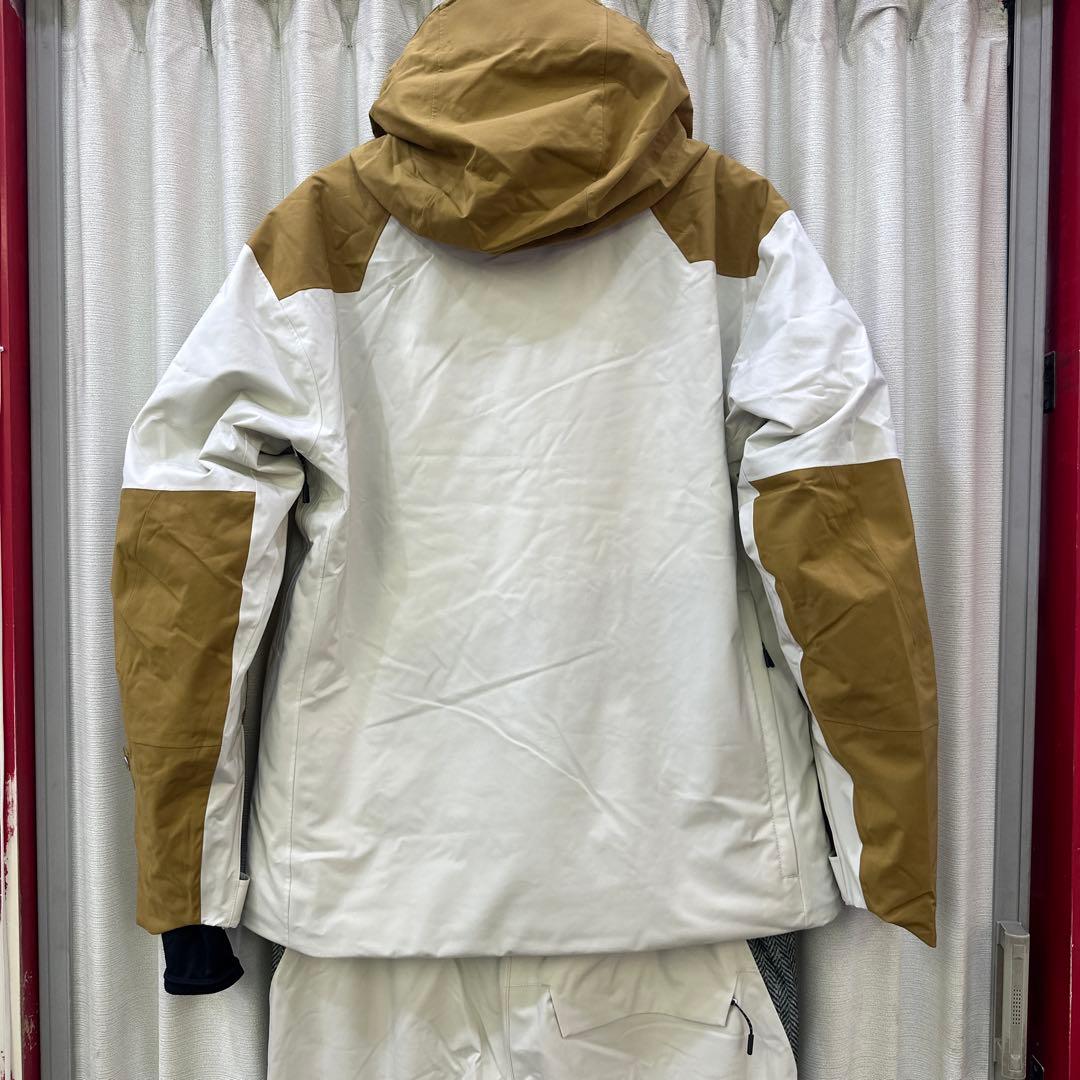 新品　スキーウェア　ミズノ　Lサイズ　上下セット