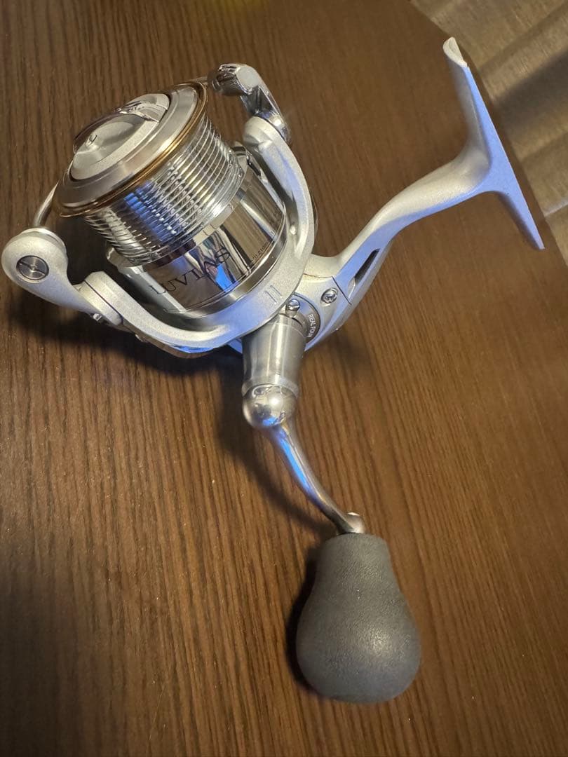 07LUVIAS スピニングリール 2506 2500スプール付き