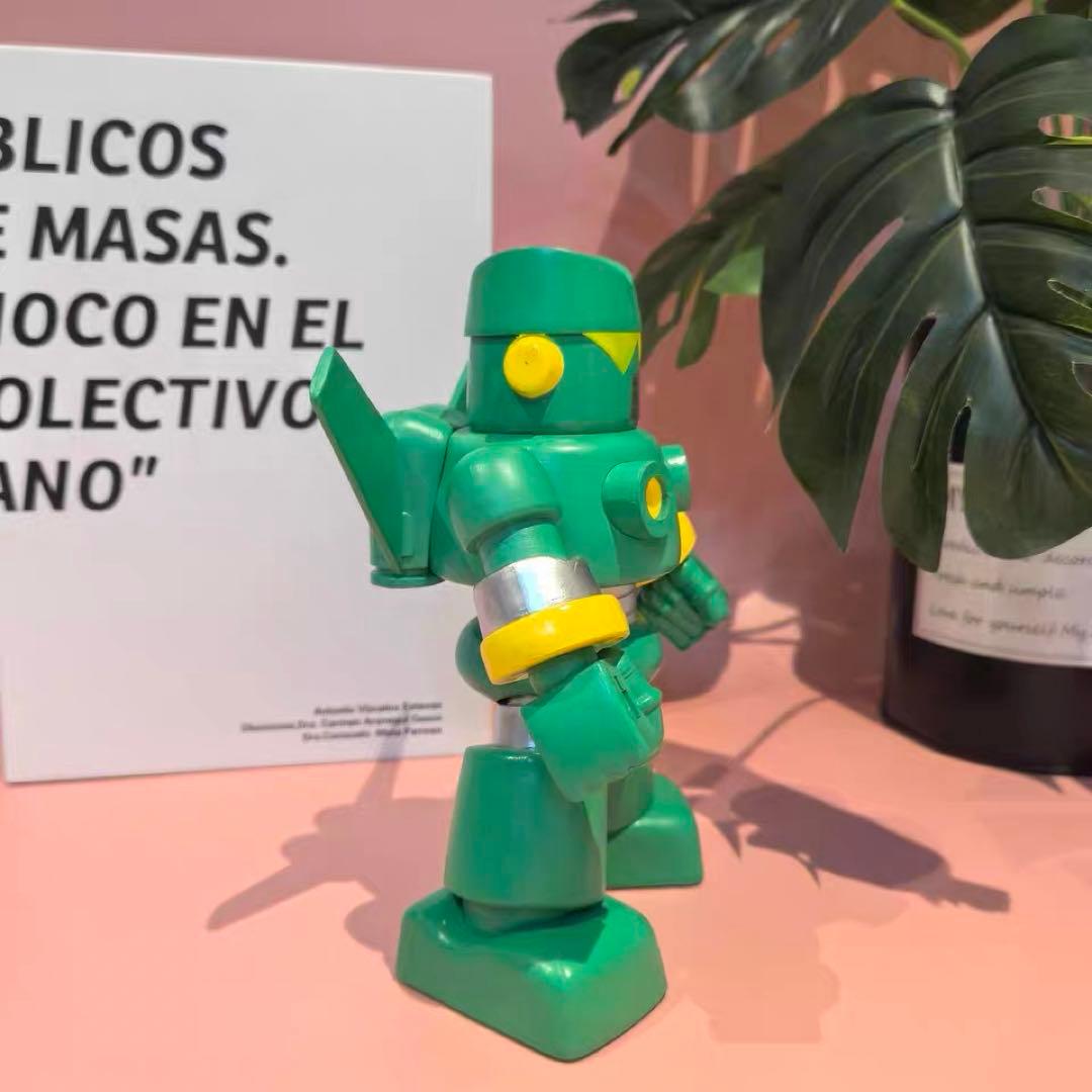 クレヨンしんちゃん カンダムロボット 光るロボットフィギュア