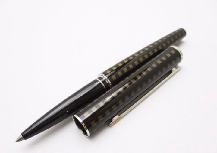 入手困難ルイヴィトンLV ローラーボールペンとシャープペンのセットLV替芯付箱付