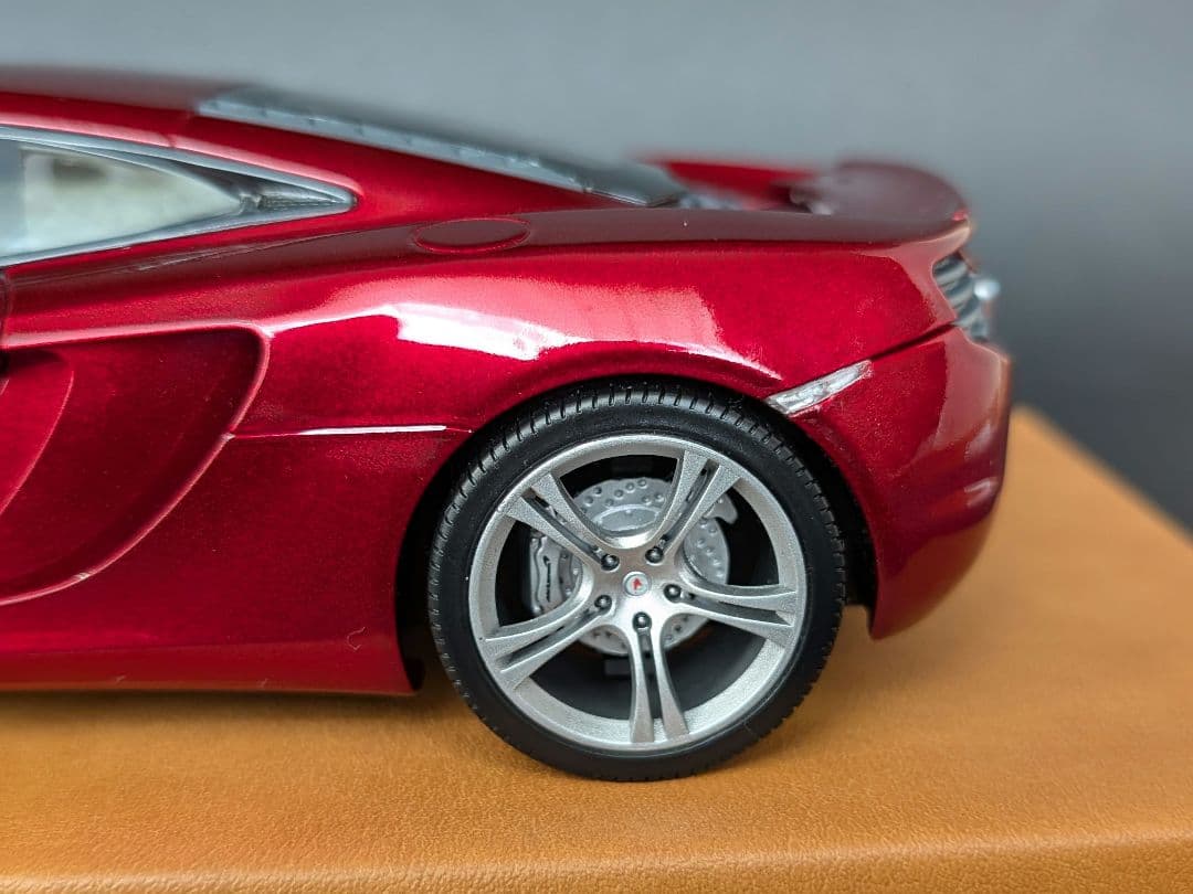 ミニチャンプス 1/18 McLaren MP4-12C