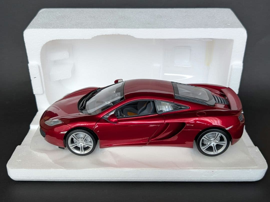 ミニチャンプス 1/18 McLaren MP4-12C