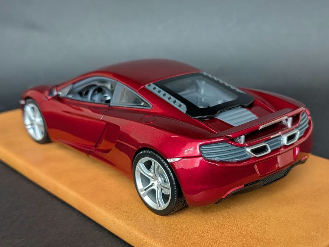 ミニチャンプス 1/18 McLaren MP4-12C