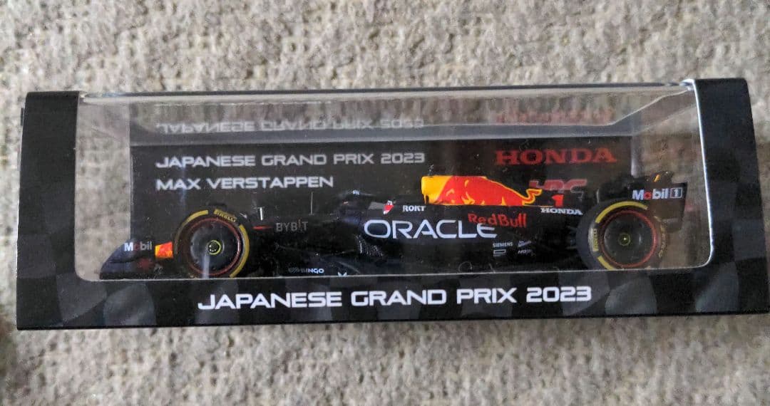 Oracle Red Bull Racing RB19 スパーク 日本GP