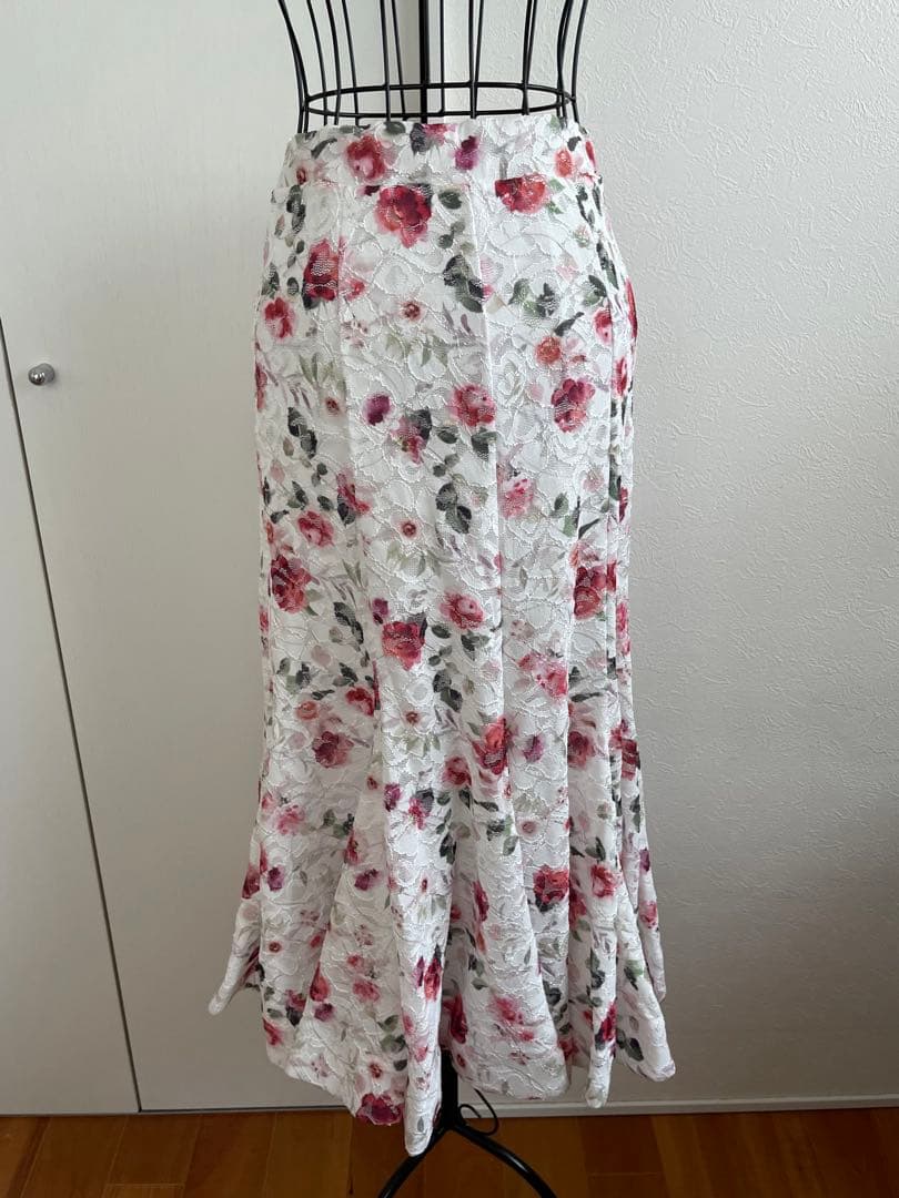 ❤️USED❣️美品❣️ 社交ダンス　ミディアムスカート　花柄レース❤️