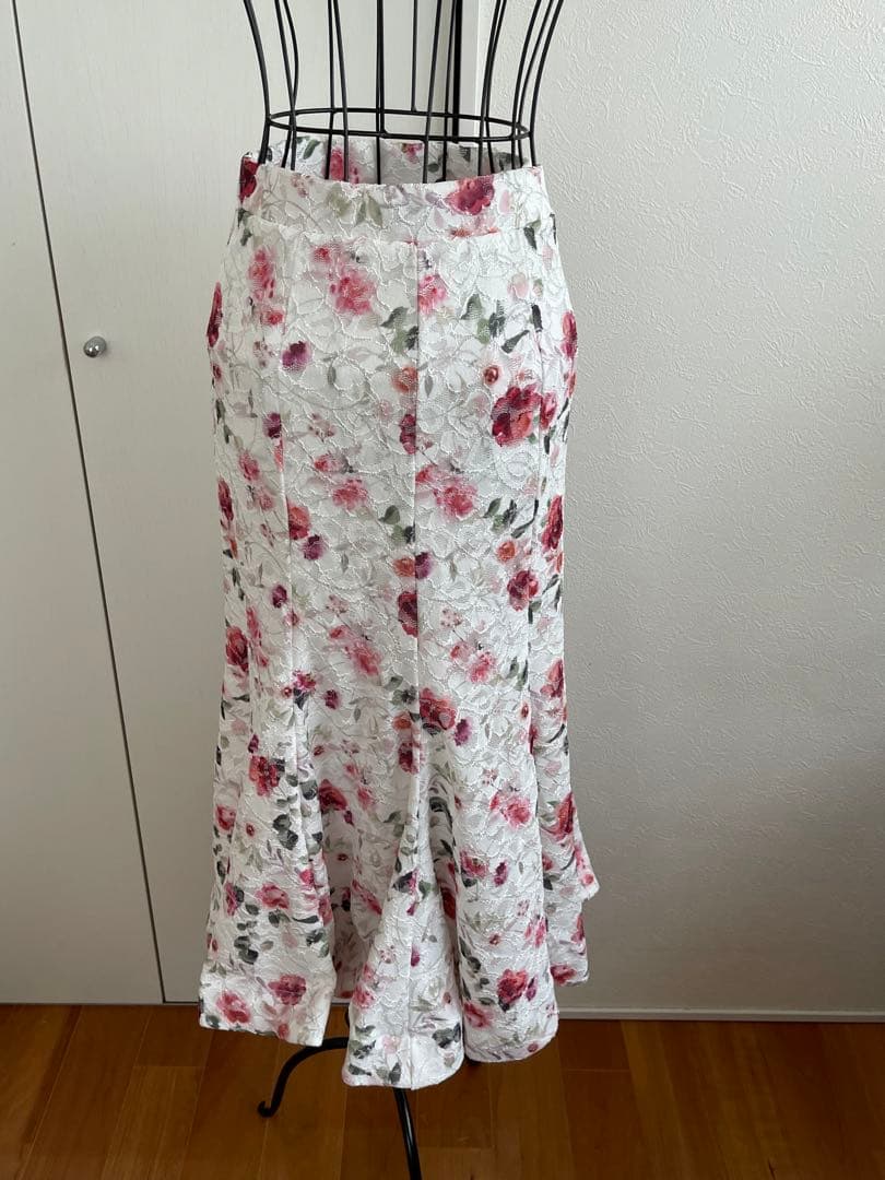 ❤️USED❣️美品❣️ 社交ダンス　ミディアムスカート　花柄レース❤️