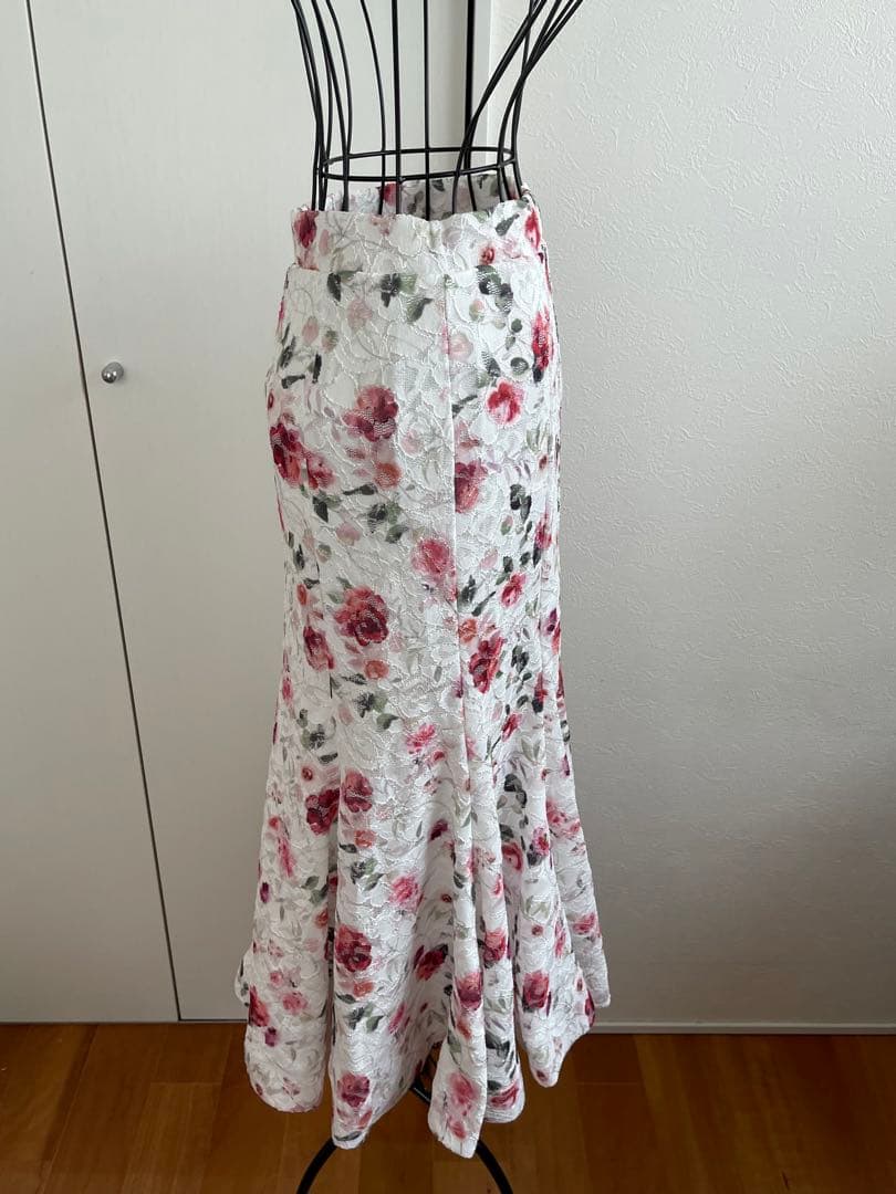 ❤️USED❣️美品❣️ 社交ダンス　ミディアムスカート　花柄レース❤️