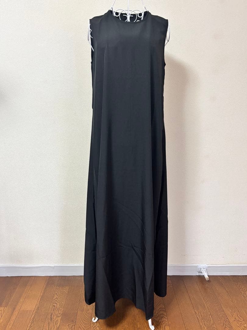 【新品】中東の上品ブラックドレス ゴールド装飾前開きアウタードレス